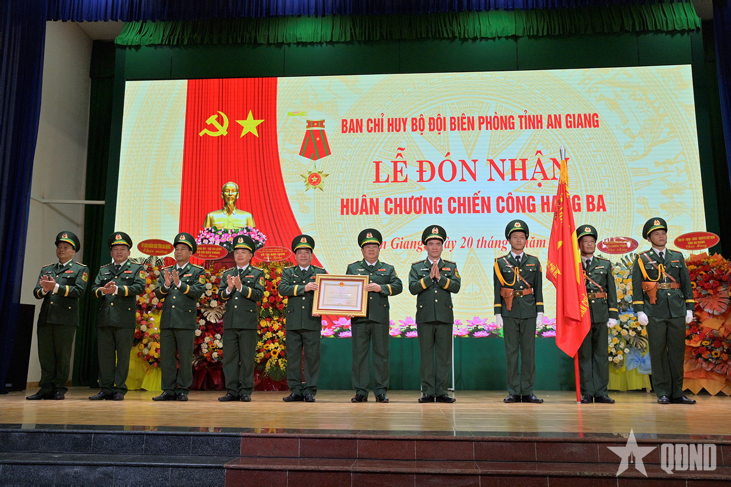 Bộ đội Biên phòng tỉnh An Giang đón nhận Huân chương Chiến công hạng Ba